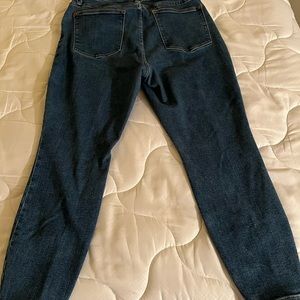 Judy blue size 16w skinny fit blue jeans. No longer fit, in great condition.